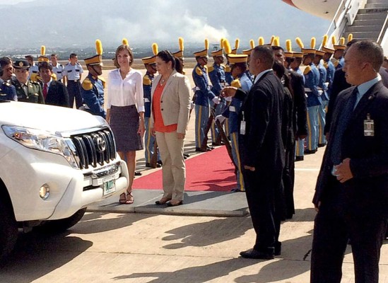 La Reina Letizia de España inicia visita técnica en Honduras