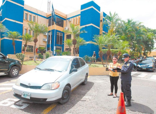 Rodarán cabezas por irregularidades en la Dirección de Tránsito