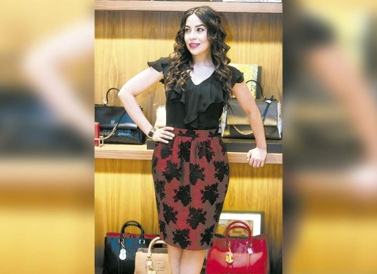 Una propuesta de moda elegante y sofisticada