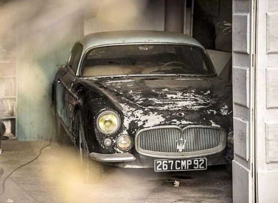Encuentran en Francia colección multimillonaria de autos clásicos