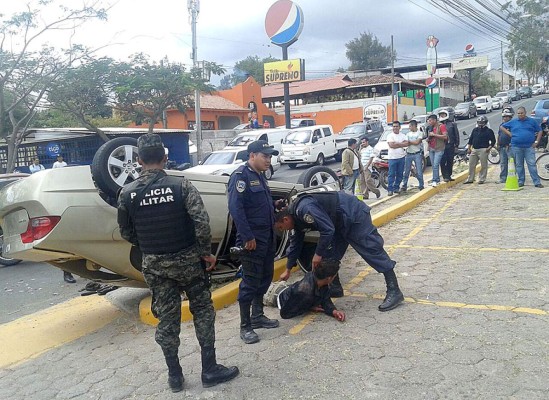 Presuntos ladrones se accidentan tras alzarse con más de L 200 mil