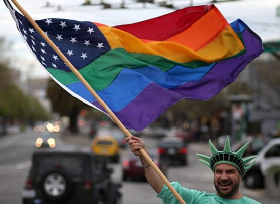 Gays católicos de EEUU quieren reunirse con el papa