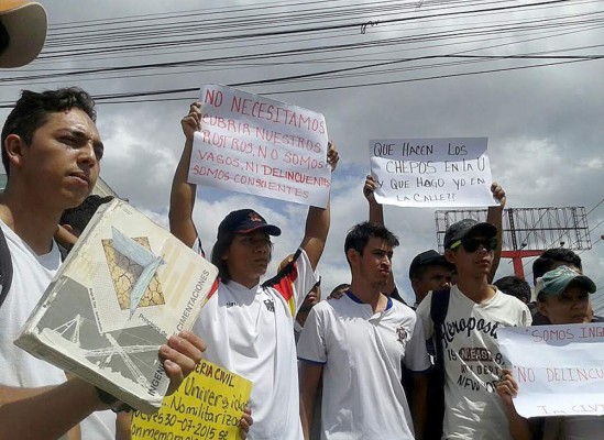 Estudiantes se toman UNAH-VS; suspenden clases en Tegucigalpa