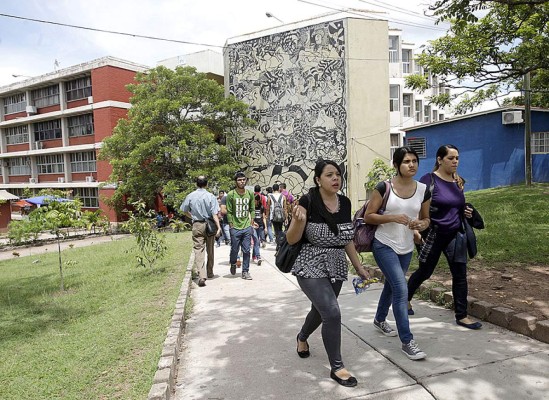 UNAH anuncia nuevas carreras y maestrías