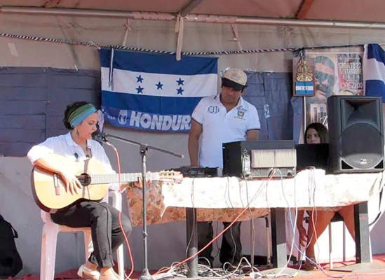 Así celebraron hondureños en el mundo el 193 años de Independencia