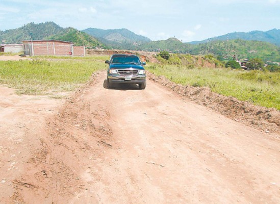 Reparan calles de la colonia San Francisco
