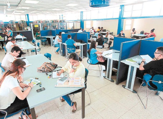 UNAH ampliará oferta educativa a partir de 2016