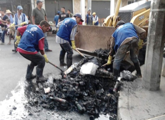 Realizan limpieza en mercados