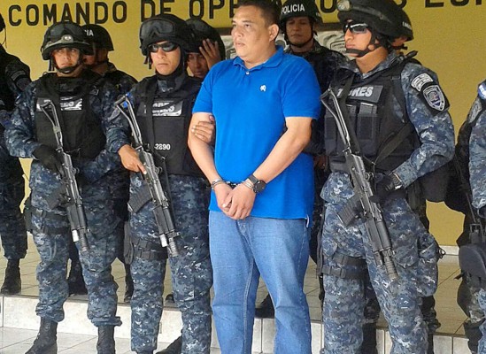 Capturan a policía activo vinculado con el cartel de los Valle