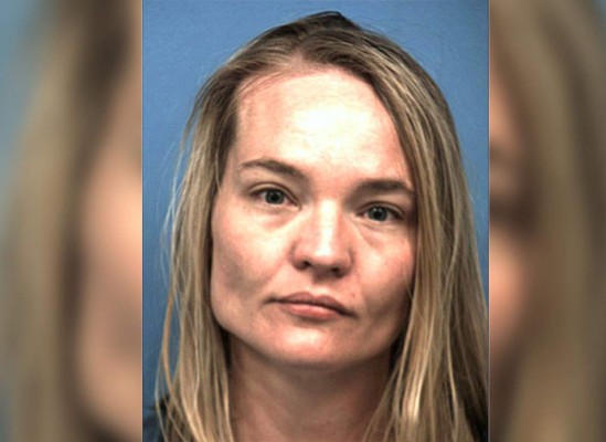 Mujer violó a su vecino