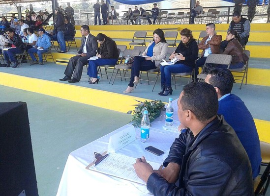 Honduras: En subasta venden otros ocho vehículos de lujo del Estado