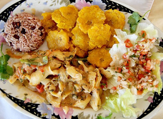 Deliciosa comida típica de la costa hondureña