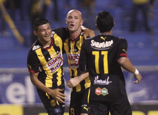 Real España y Victoria se reparten un punto
