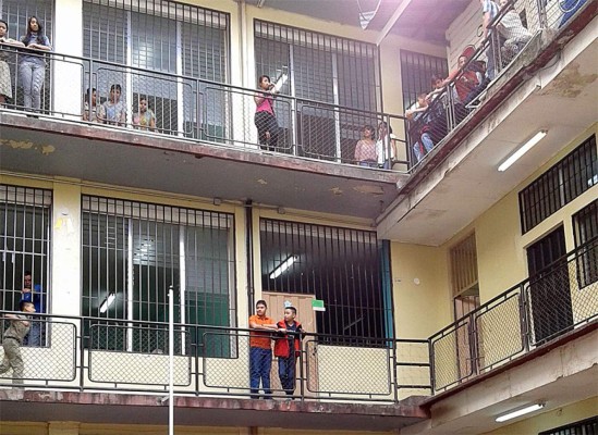 Honduras: Suspenden a directora del INTAE