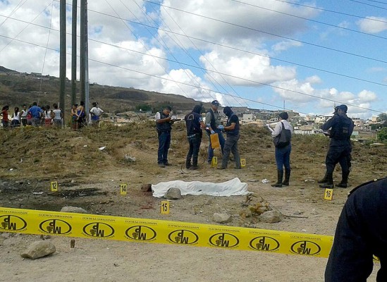 Hallan cadáver en la colonia Cerro Grande