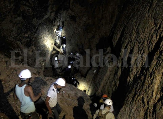 Rediseñarán estrategia de búsqueda de ocho mineros