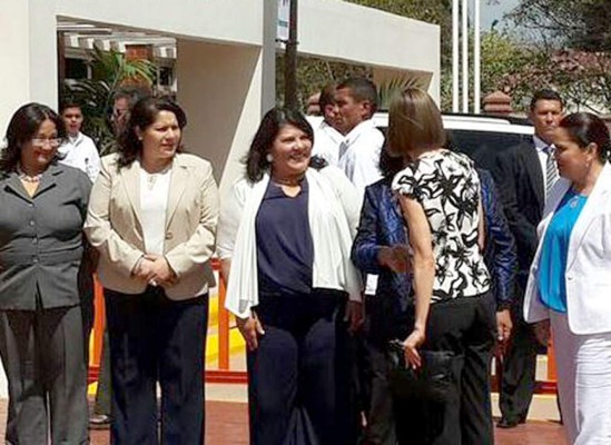 Reina Letizia de España realiza un recorrido por Comayagua