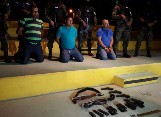 Con armas de grueso calibre caen miembros de una banda