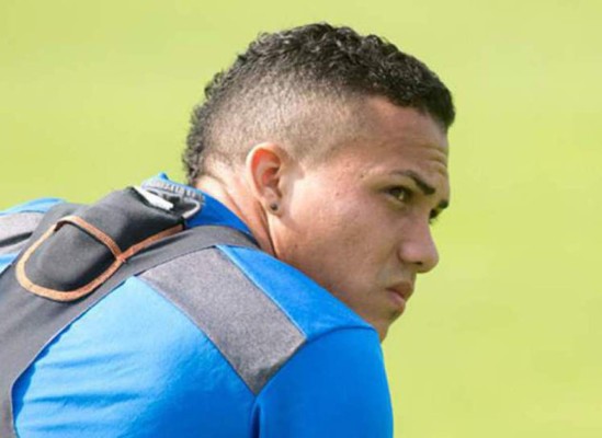 Arnold Peralta no viajó con Olimpia