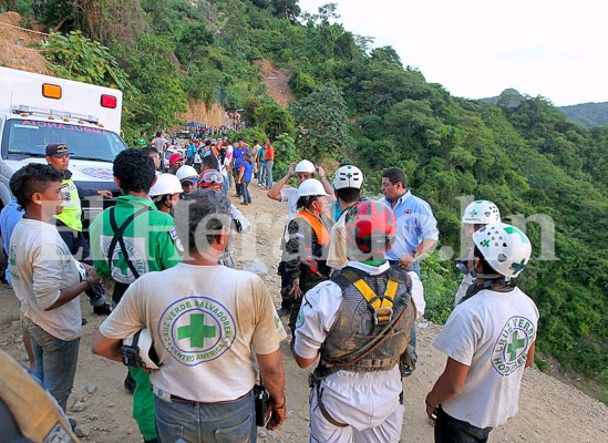 Rediseñarán estrategia de búsqueda de ocho mineros