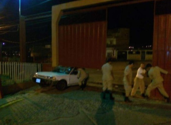 Honduras: Taxista choca contra estación de Bomberos