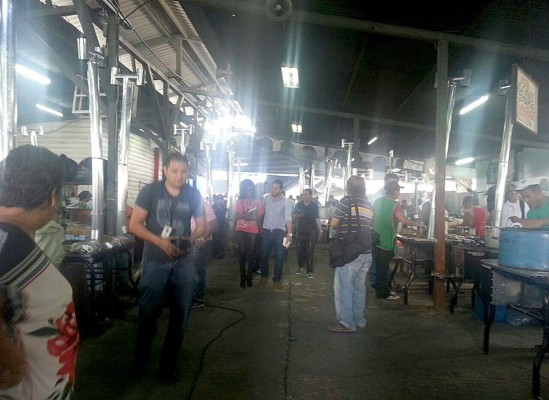 Retoman actividades en Feria del Agricultor