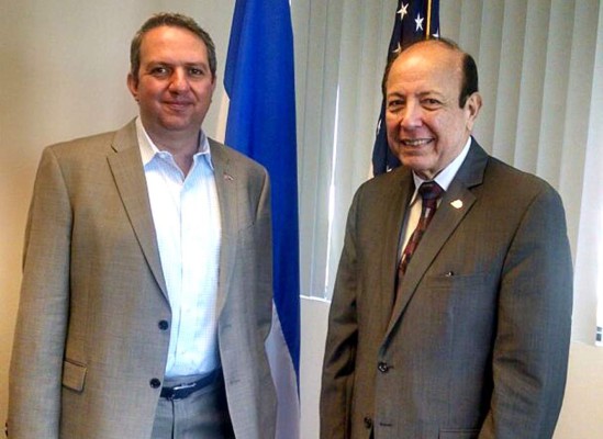 Roberto Herrera se reúne con el cónsul de Honduras en Miami