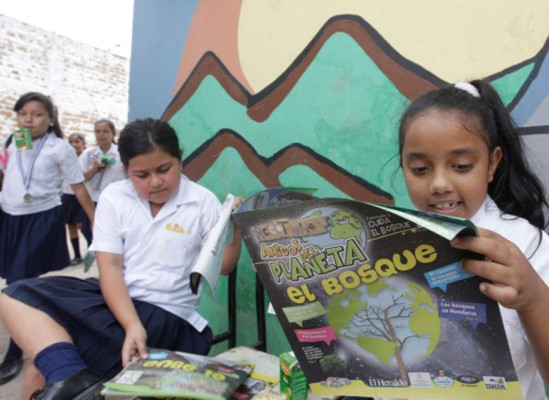 Fasículo 'El bosque' capta la atención de escolares
