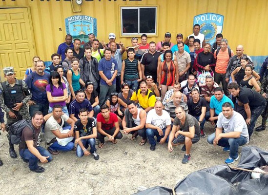 Detienen a 19 migrantes africanos en Honduras
