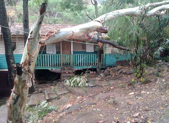 Se inundan mercados y residenciales de la capital de Honduras