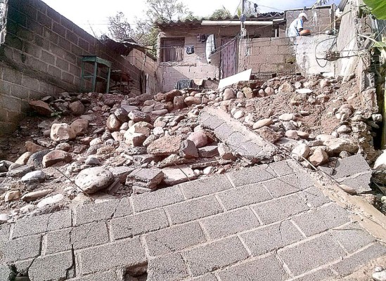 Capital de Honduras en alerta por desbordamiento de río Choluteca