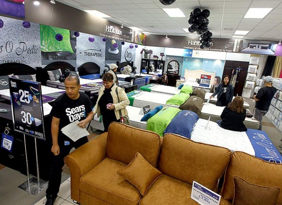 Masiva afluencia de consumidores hondureños en el 'viernes negro'