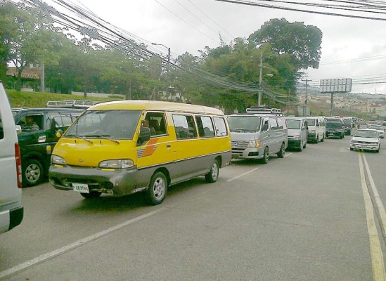 Protesta de rapiditos llega al Congreso Nacional