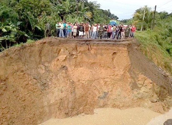 Honduras: Hallan carro que cayó a hondonada, pero no a sus ocupantes