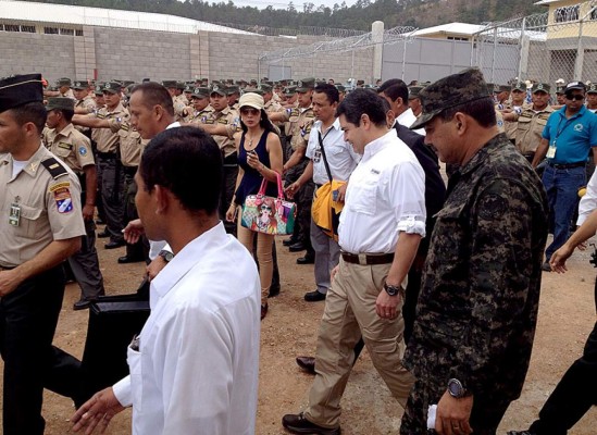 Gobierno de Honduras inaugura centro penal en El Porvenir