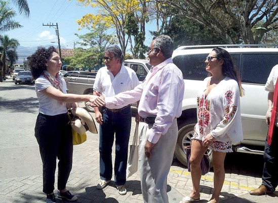 Princesa francesa se va de Honduras, pero volvería 'mañana'