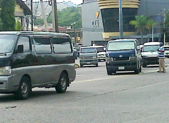 Protesta de rapiditos llega al Congreso Nacional
