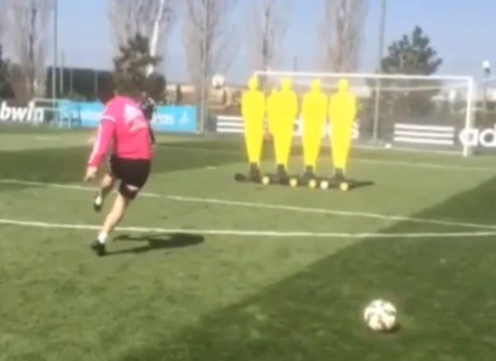 Video: La puntería de James Rodríguez sigue intacta