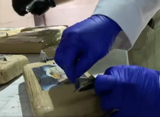 ¿Qué significa la imagen de un águila en la presunta droga hallada al alcalde de Roatán?