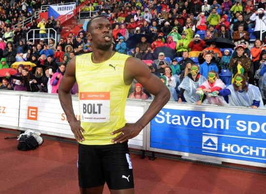 Bolt gana los 200 metros en Ostrava con un tiempo de 20.13 segundos