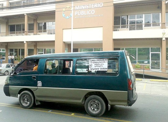 Protesta de rapiditos llega al Congreso Nacional