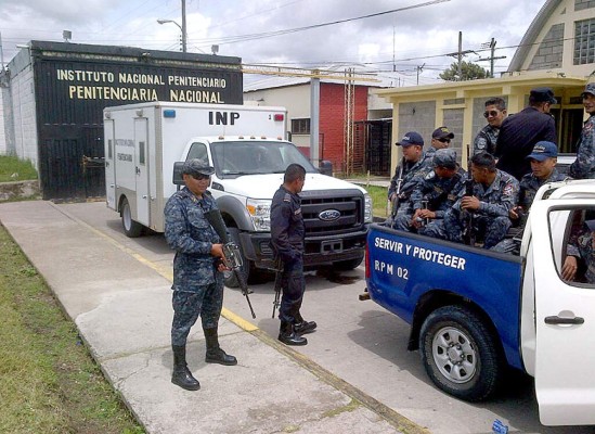 Con plasmas y PlayStation se divierten reos en la PN