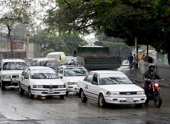 Vaguada deja lluvias en todo Honduras