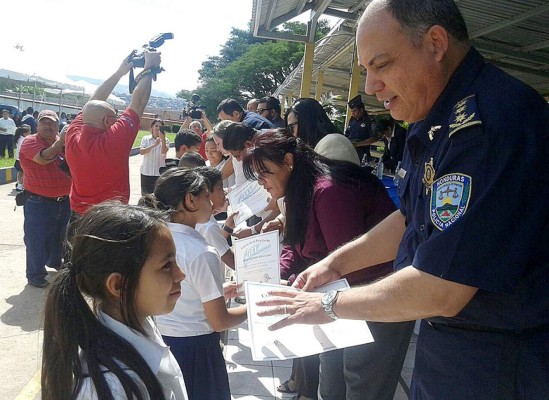 GREAT gradúa a 2,700 niños hondureños
