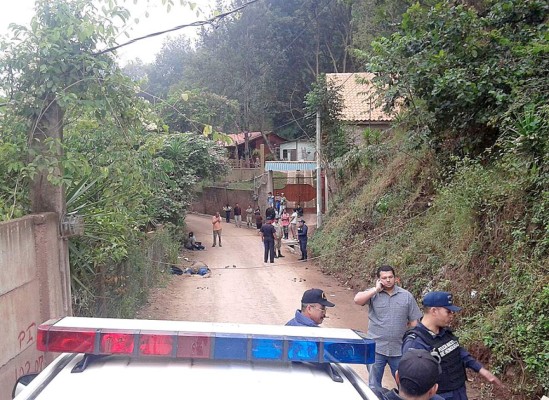 Frente a su esposa e hijos matan a exfiscal hondureño en El Chimbo