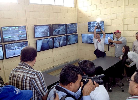 Gobierno de Honduras inaugura centro penal en El Porvenir