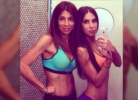 La chica con el trasero más famoso de Instagram posa con su madre