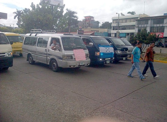 Protesta de rapiditos llega al Congreso Nacional