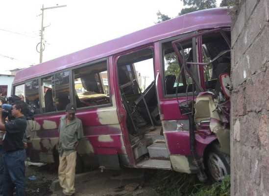 Honduras: 10 personas heridas en choque de bus rapidito contra muro&nbsp;&nbsp;