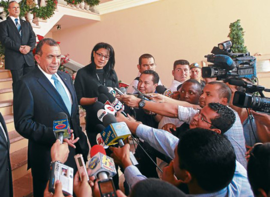 Ministros que van a la campaña electoral se irán